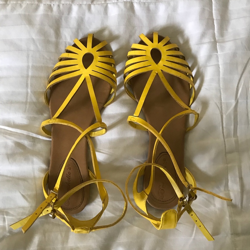 ModCloth Sunny Yellow Ankle-strap sandals ☀️